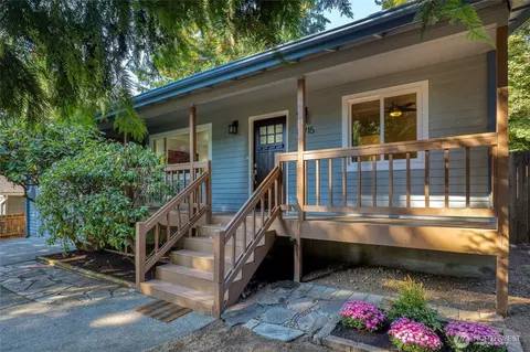 13715 26th Ave NE, Seattle, WA 98125