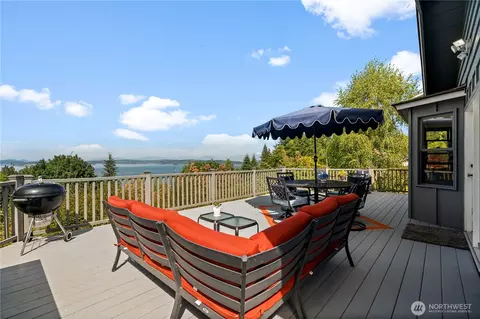 780 Greenoch Loop, Oak Harbor, WA 98277