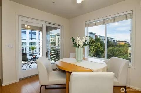 1762 NW 57th St #403, Seattle, WA 98107