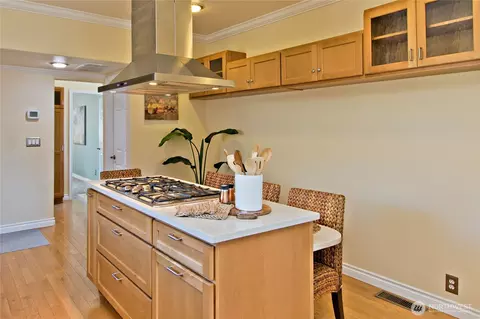 Kitchen - 1565 Sorenson Ave, Enumclaw, WA 98022 photo 2 of 7