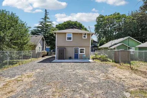 Exterior - 265 17th Ave, Longview, WA 98632 photo 10 of 11
