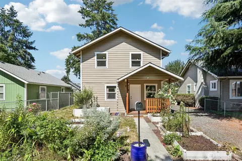Exterior - 265 17th Ave, Longview, WA 98632 photo 3 of 11