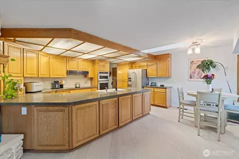 Kitchen - 701 175th St SW, Bothell, WA 98012 photo 4 of 4