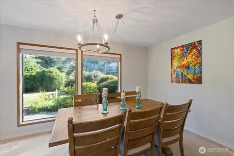 Dining - 701 175th St SW, Bothell, WA 98012 photo 1 of 5