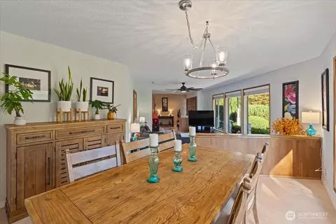 Dining - 701 175th St SW, Bothell, WA 98012 photo 3 of 5