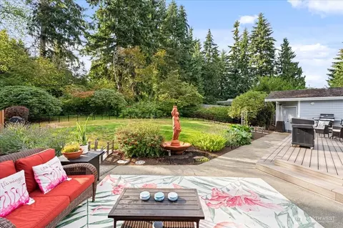 Exterior - 701 175th St SW, Bothell, WA 98012 photo 3 of 5