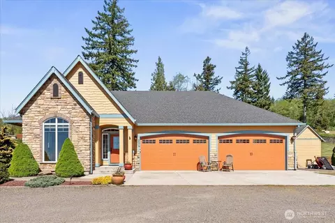 204 Powder Hill Dr, Kalama, WA 98625