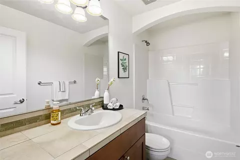Bath - 16033 119th Pl NE, Bothell, WA 98011 photo 5 of 5