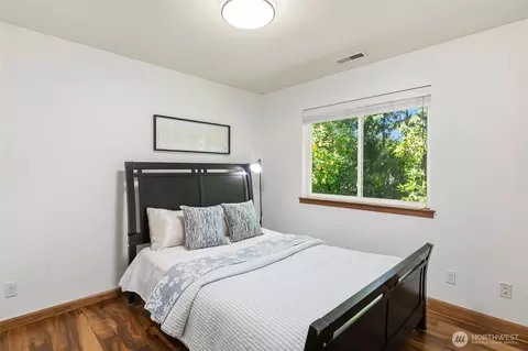 Bedroom - 16033 119th Pl NE, Bothell, WA 98011 photo 6 of 7