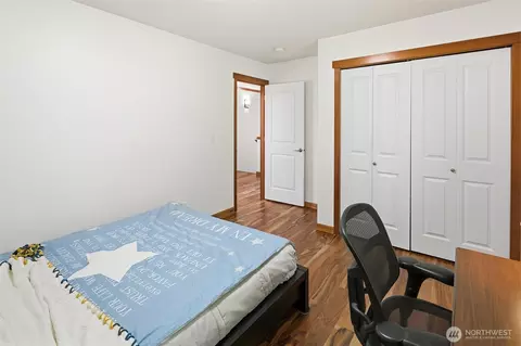 Bedroom - 16033 119th Pl NE, Bothell, WA 98011 photo 5 of 7