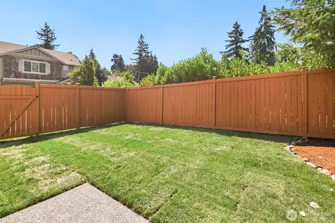 Exterior - 16033 119th Pl NE, Bothell, WA 98011 photo 3 of 4