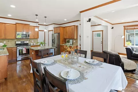 Dining - 16033 119th Pl NE, Bothell, WA 98011 photo 2 of 2