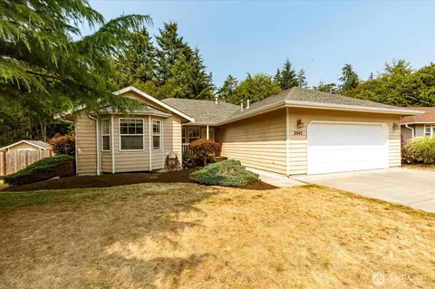 2042 Doe Dr, Oak Harbor, WA 98277