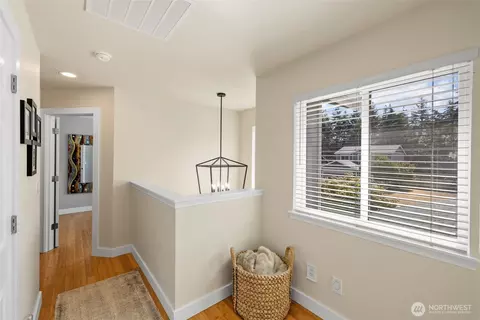 Entry Way - 19109 206th St E, Orting, WA 98360 photo 3 of 3