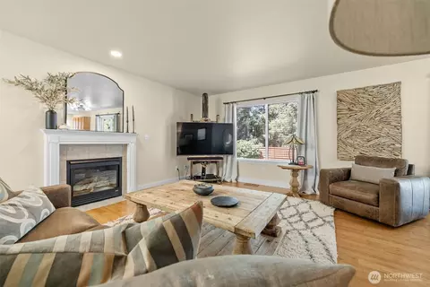 Living - 19109 206th St E, Orting, WA 98360 photo 3 of 3