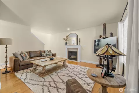 Living - 19109 206th St E, Orting, WA 98360 photo 2 of 3