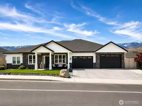 2858 SE Falcon View Dr, East Wenatchee, WA 98802