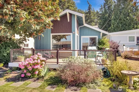 92 Utsalady Rd, Camano Island, WA 98282