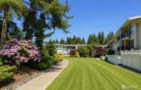 12631 NE 9th Pl #C205, Bellevue, WA 98005