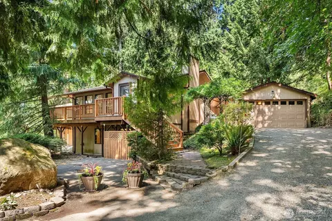 19510 SE May Valley Rd, Issaquah, WA 98027