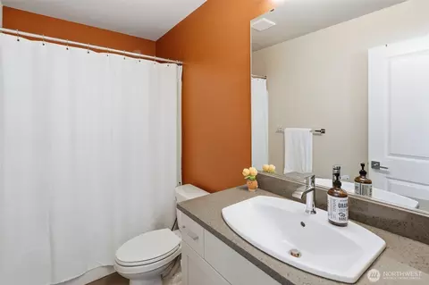 Bath - 19611 3rd Dr SE, Bothell, WA 98012 photo 4 of 4