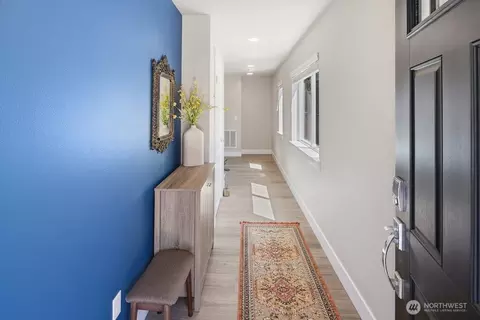 Entry Way - 19611 3rd Dr SE, Bothell, WA 98012 photo 1 of 2