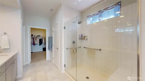 Bath - 3584 Elmont Ave, Enumclaw, WA 98022 photo 2 of 4