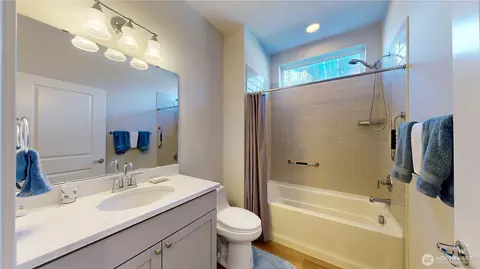 Bath - 3584 Elmont Ave, Enumclaw, WA 98022 photo 4 of 4