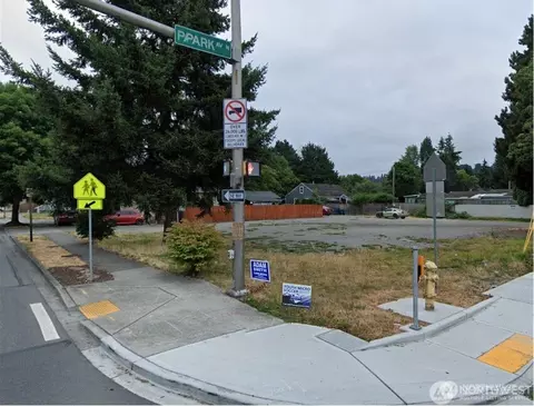 250 Park Ave N, Renton, WA 98057