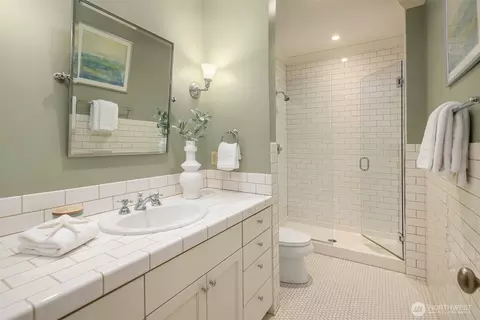 Bath - 463 39th Ave E, Seattle, WA 98112 photo 4 of 4