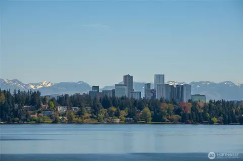 View/Area - 463 39th Ave E, Seattle, WA 98112 photo 2 of 4