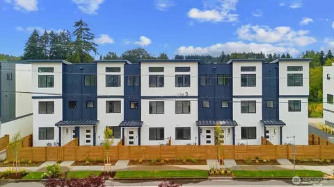 Exterior - 17116 35th Dr SE #B4, Bothell, WA 98012 photo 1 of 3