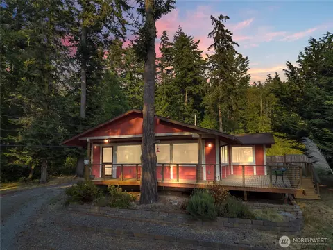 17261 Golden View Ave, La Conner, WA 98257