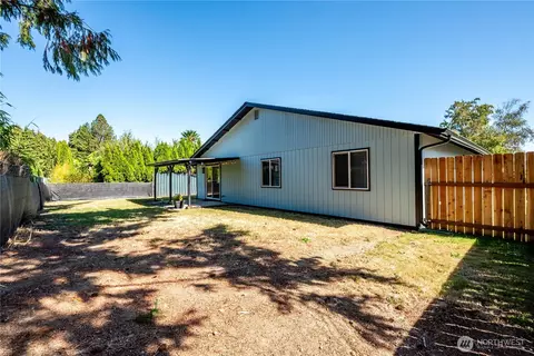 Exterior - 4490 Constitution Ln, Longview, WA 98632 photo 4 of 4