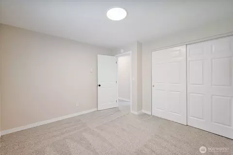 Bedroom - 4490 Constitution Ln, Longview, WA 98632 photo 3 of 5