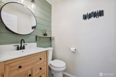 Bath - 4490 Constitution Ln, Longview, WA 98632 photo 1 of 2