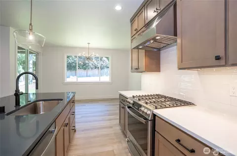 Kitchen - 2746 Sunset Ct, Steilacoom, WA 98388 photo 2 of 3