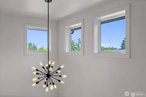 Entry Way - 2746 Sunset Ct, Steilacoom, WA 98388 photo 5 of 7