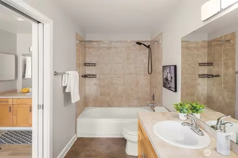 Bath - 3926 243rd Pl SE #H-303, Bothell, WA 98021 photo 2 of 2