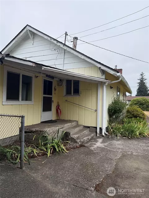 320 E Oakview Ave, Centralia, WA 98531 photo 2