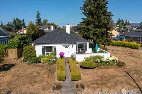 2716 Cornwall Ave, Bellingham, WA 98225