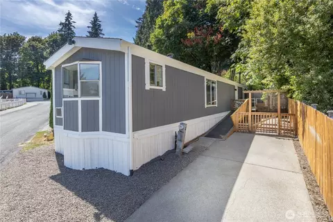 1420 Steele Crk, Bremerton, WA 98311