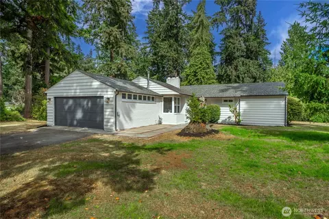 6317 Nyanza Park Dr SW, Lakewood, WA 98499