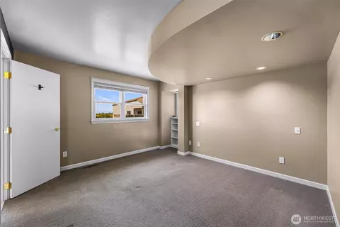 Bedroom - 5836 Chuckanut Dr, Bow, WA 98232 photo 1 of 5