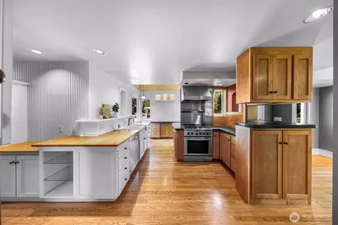 Kitchen - 5836 Chuckanut Dr, Bow, WA 98232 photo 3 of 5