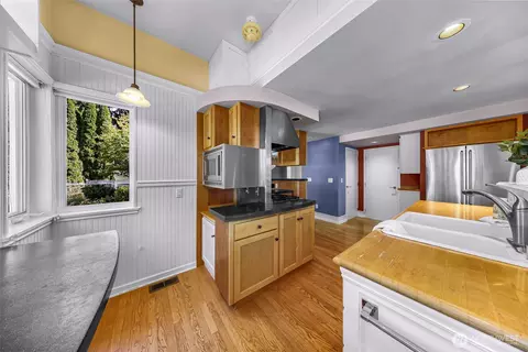 Kitchen - 5836 Chuckanut Dr, Bow, WA 98232 photo 5 of 5
