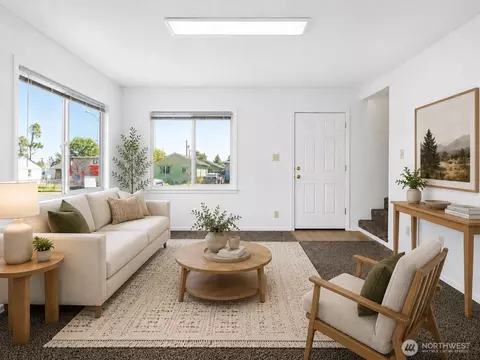 Living - 263 28th Ave, Longview, WA 98632 photo 1 of 3