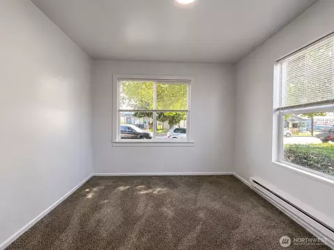 Bedroom - 263 28th Ave, Longview, WA 98632 photo 3 of 7
