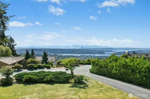 4736 Somerset Nnn Ave SE, Bellevue, WA 98006