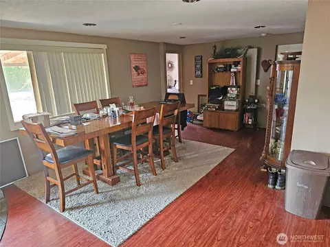 Dining - 283 Middle Fork Rd, Chehalis, WA 98532 photo 1 of 1